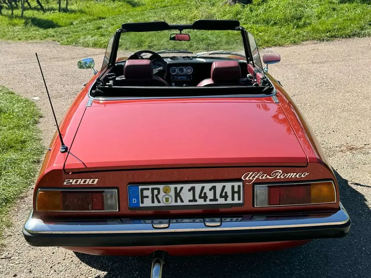Gebraucht Alfa Romeo Spider Veloce 126 PS (92 kW) 1982 Rot Cabrio