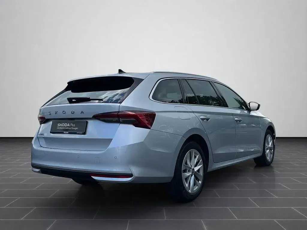 Gebraucht Skoda Octavia Selection 150 PS (110 kW) 2025 Brillantsilber metallic Kombi