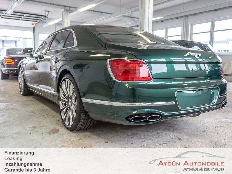Gebraucht Bentley Flying Spur Mulliner 549 PS (403 kW) 2024 Grün Limousine
