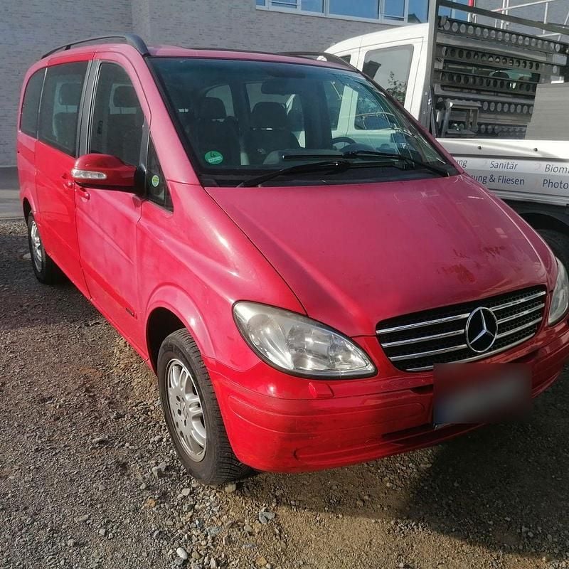 Rot Gebraucht 2003 Mercedes Viano Van / Kleinbus | 5.800 € - Bild 1/4