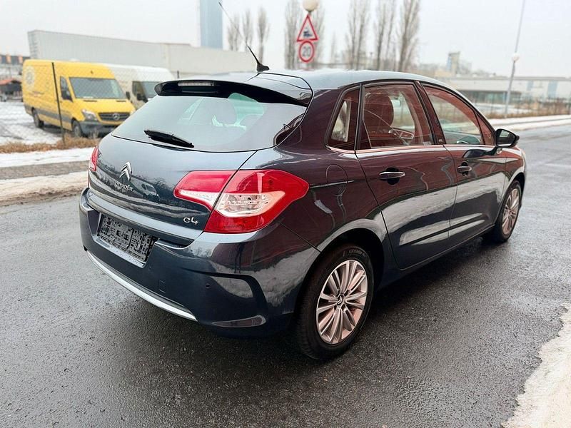Gebraucht Citroën C4 Tendance 120 PS (88 kW) 2013 Blau Limousine