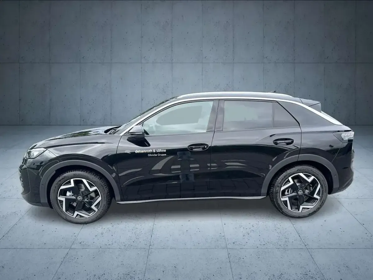 Gebraucht VW T-Roc R-line 150 PS (110 kW) 2026 Grenadillschwarz metallic SUV