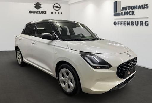 Neu Suzuki Swift Club 83 PS (61 kW) 2025 Premium silver metallic Kleinwagen