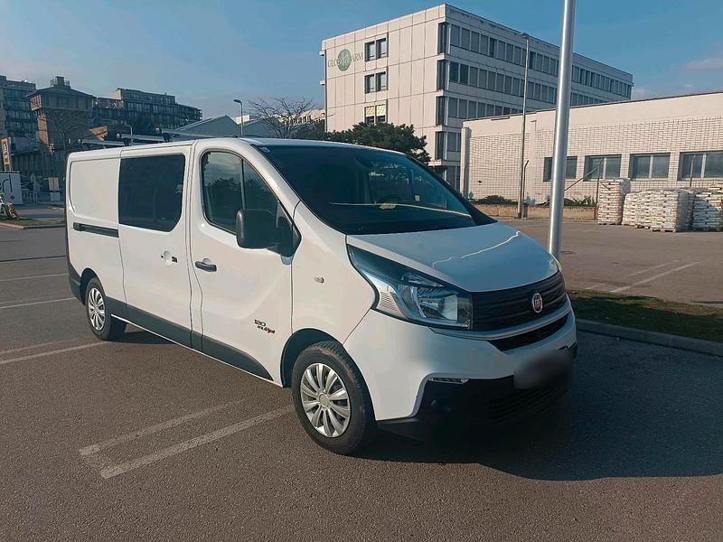 Gebraucht Renault Trafic 120 PS (88 kW) 2019 Weiß Van / Kleinbus