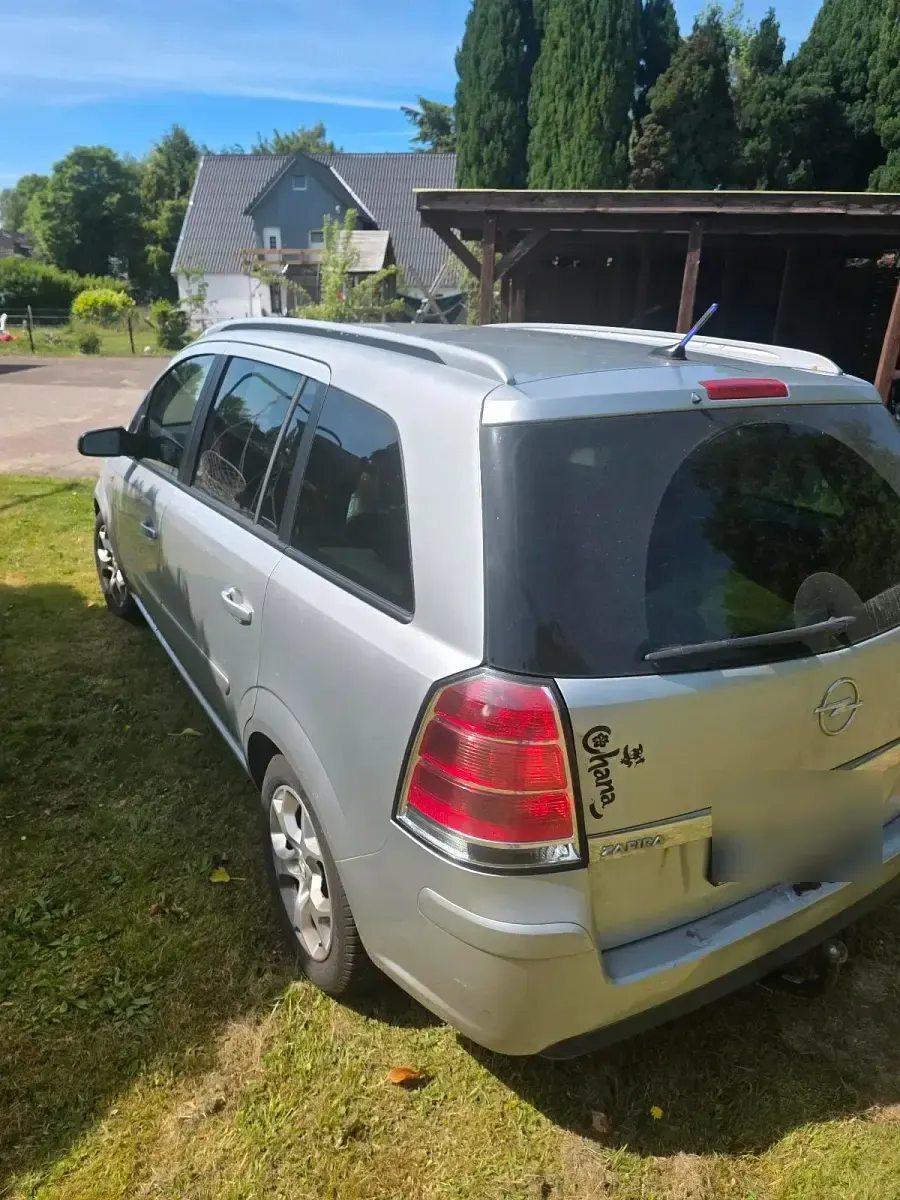 Gebraucht Opel Zafira 105 PS (77 kW) 2005 Silber Van / Kleinbus