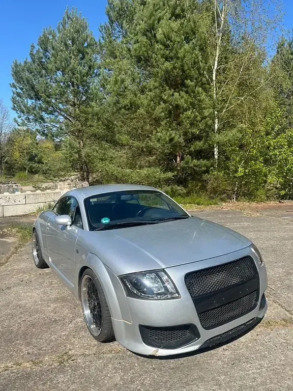 Używany Audi TT Sport 179 KM (131 kW) 2000 Srebrny Coupe