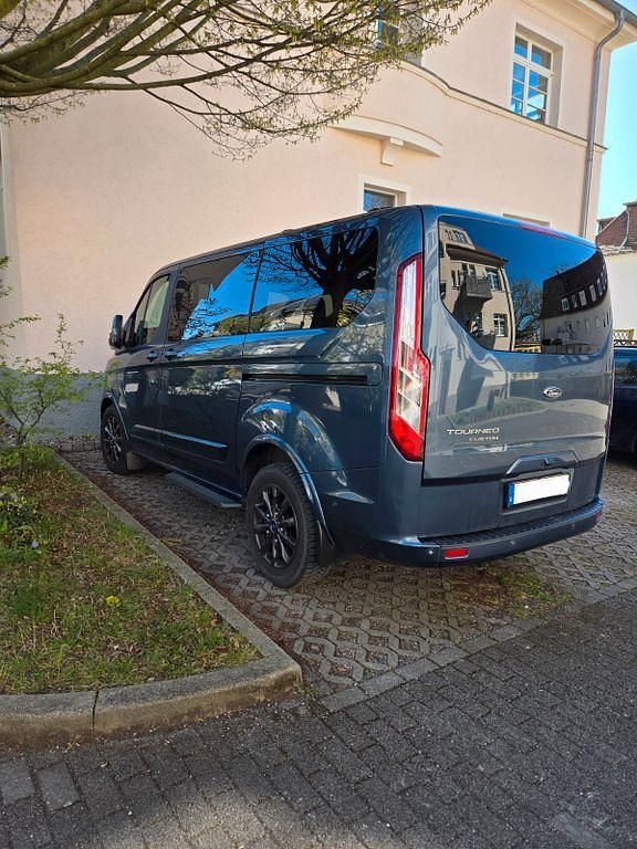 Gebraucht Ford Tourneo Titanium X 170 PS (125 kW) 2022 Blau Van / Kleinbus