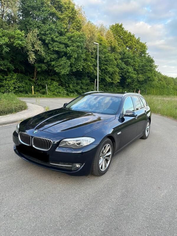 Blau Gebraucht 2011 BMW 530 M Sport Kombi | 11.800 € (Fairer Preis) - Bild 1/4