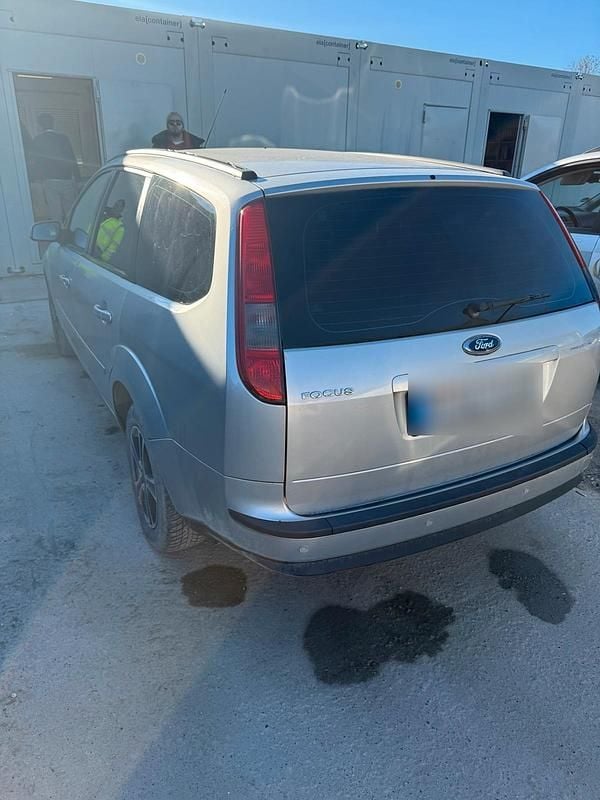 Usata Ford Focus 100 CV (73 kW) 2008 Argento Station wagon