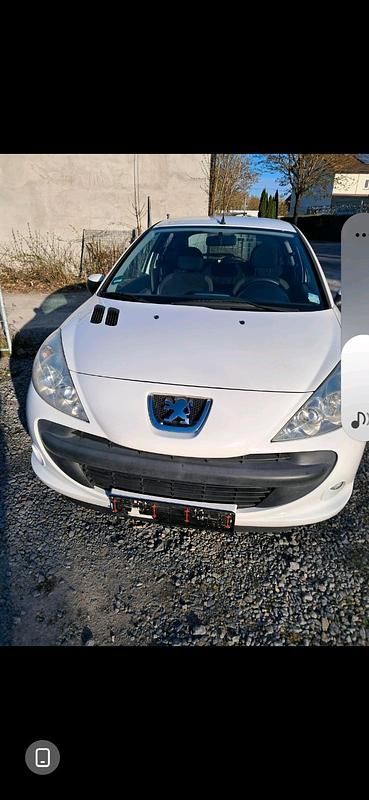 Weiß Gebraucht 2009 Peugeot 206+ Kleinwagen | 800 € (Superpreis) - Bild 1/4