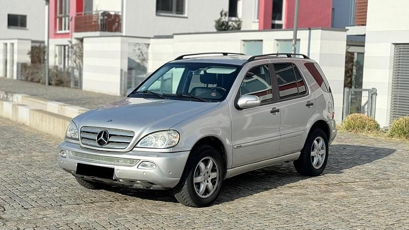 Gebraucht Mercedes ML270 163 PS (119 kW) 2004 Silber SUV