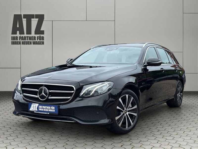 Schwarz Gebraucht 2020 Mercedes E300 Kombi | 25.999 € (Fairer Preis) - Bild 1/4