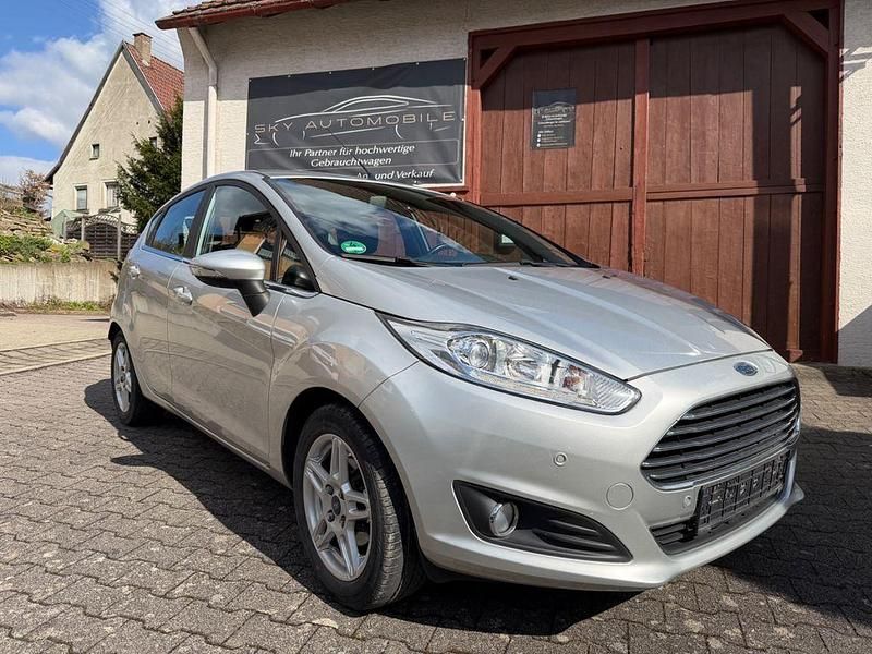 Gebraucht Ford Fiesta Titanium 101 PS (74 kW) 2014 Silber Kleinwagen