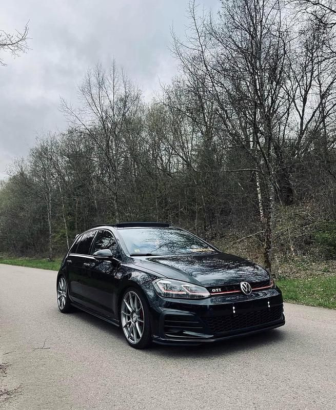 Schwarz Gebraucht 2017 VW Golf VII GTI Kleinwagen | 16.000 € - Bild 1/4