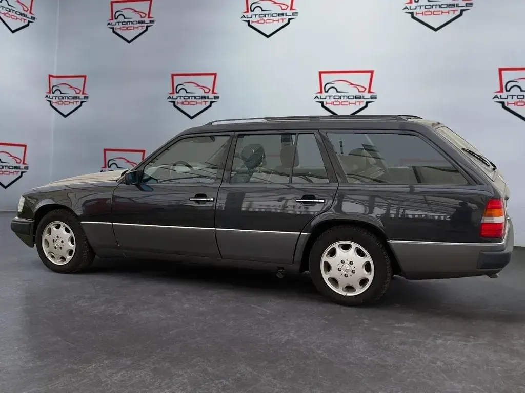 Gebraucht Mercedes 300 179 PS (131 kW) 1990 Schwarz Limousine