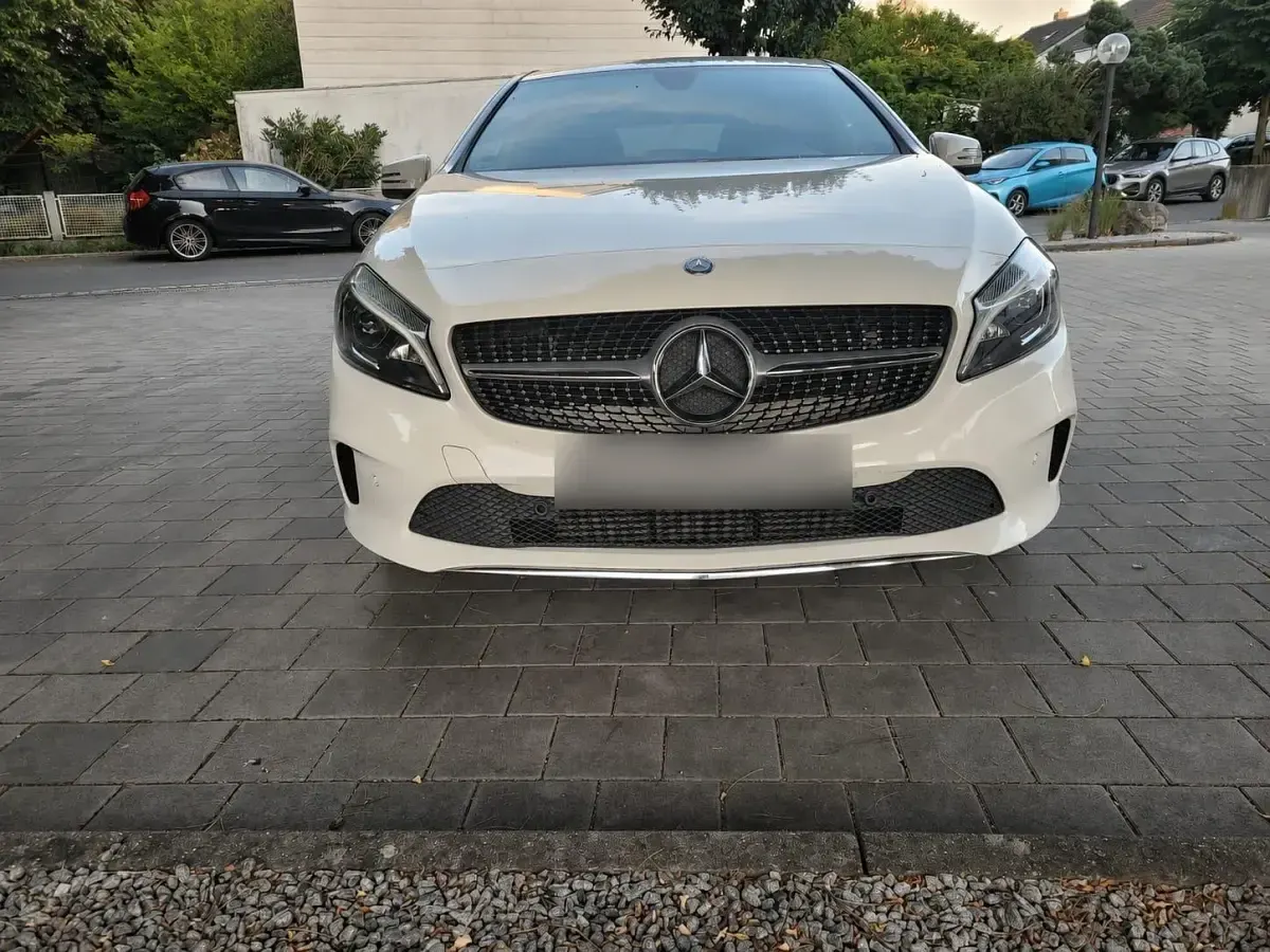 Gebraucht Mercedes A160 102 PS (75 kW) 2016 Weiß Kleinwagen