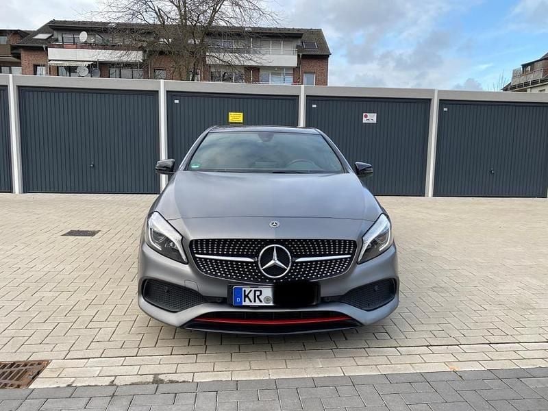 Gebraucht Mercedes A250 AMG line 218 PS (160 kW) 2018 Grau Limousine