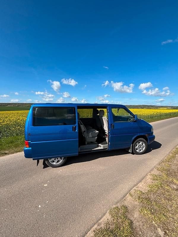 Usata VW Caravelle 2004 Blu Furgone