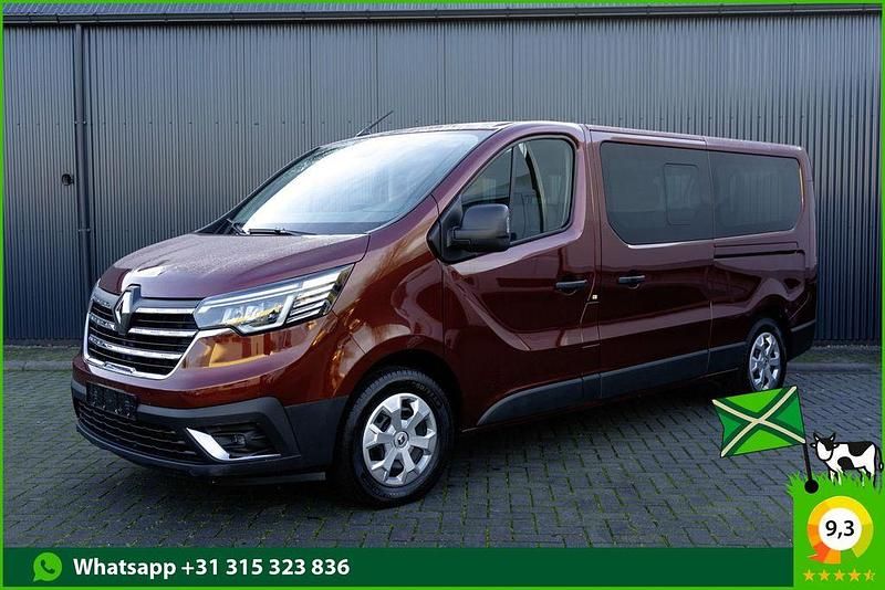 Gebraucht Renault Trafic 150 PS (110 kW) 2024 Rot Van / Kleinbus