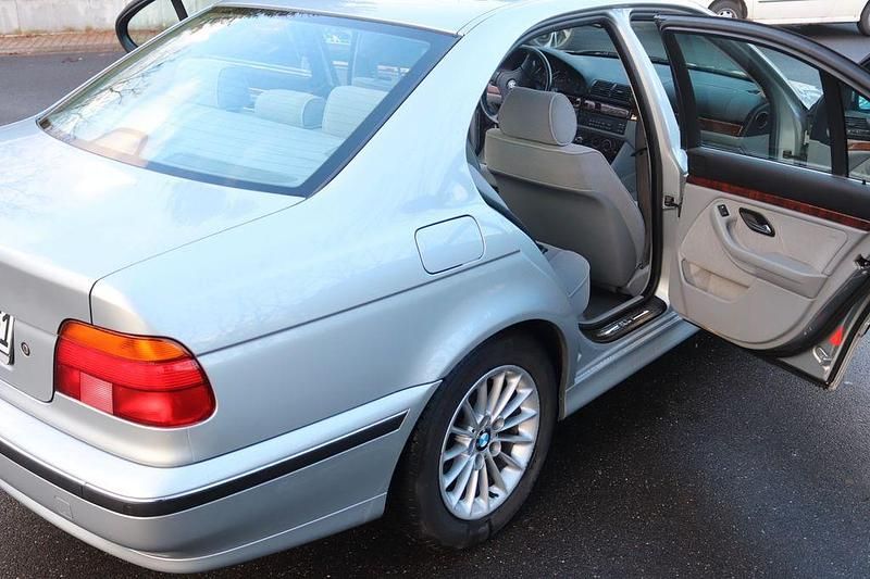 Gebraucht BMW 520 150 PS (110 kW) 1998 Silber Limousine