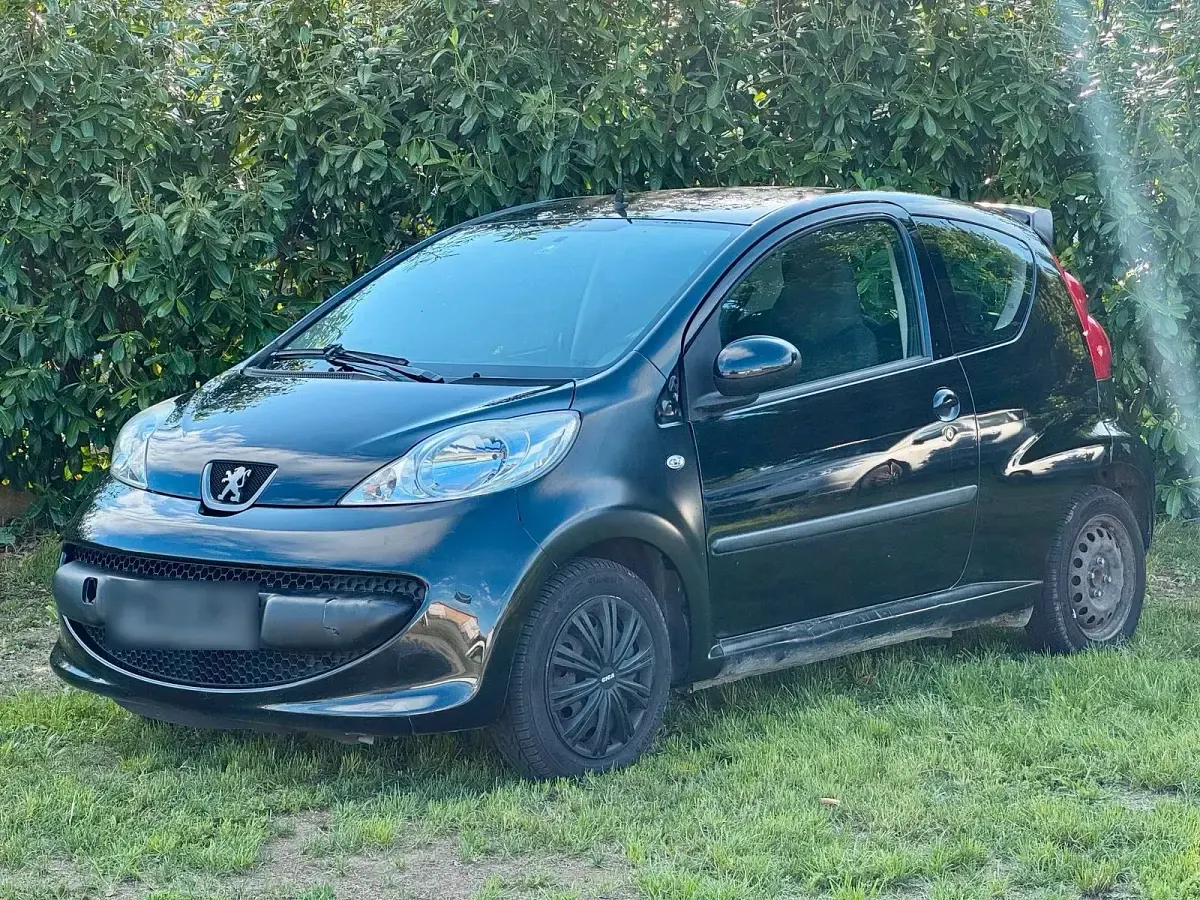 Gebraucht Peugeot 107 68 PS (50 kW) 2008 Schwarz Kleinwagen