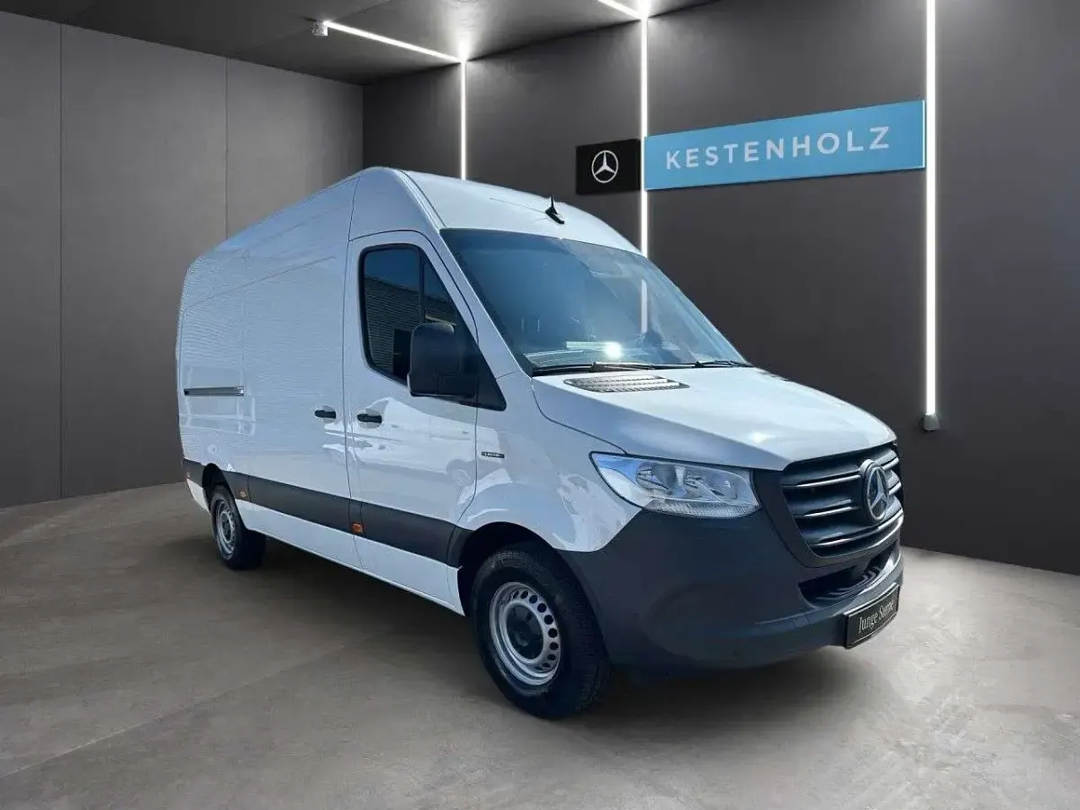 Gebraucht Mercedes Sprinter 100 kW (136 PS) 2024 Arktikweiß Van