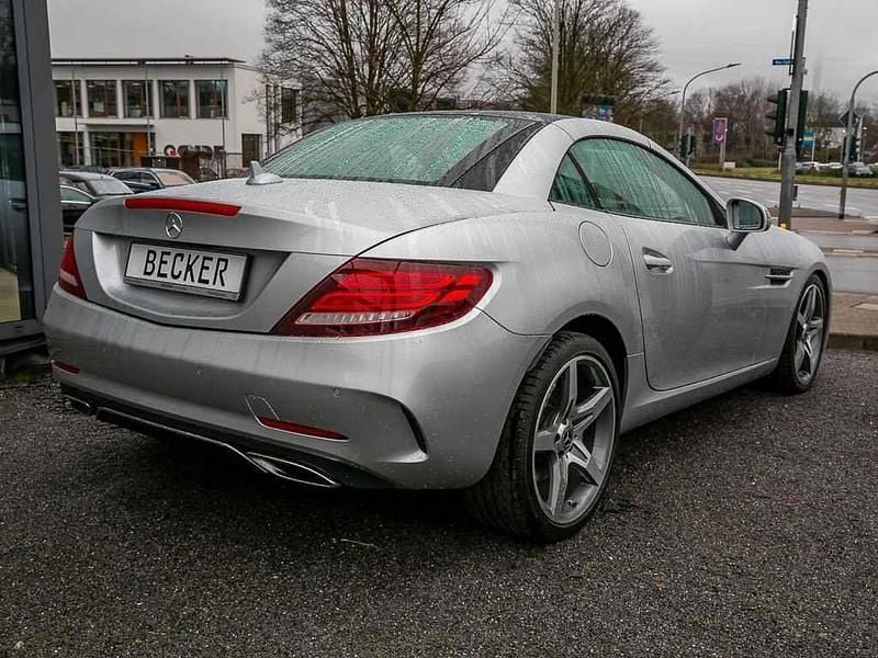 Gebraucht Mercedes SLC200 AMG 184 PS (135 kW) 2018 Iridium silber Cabrio