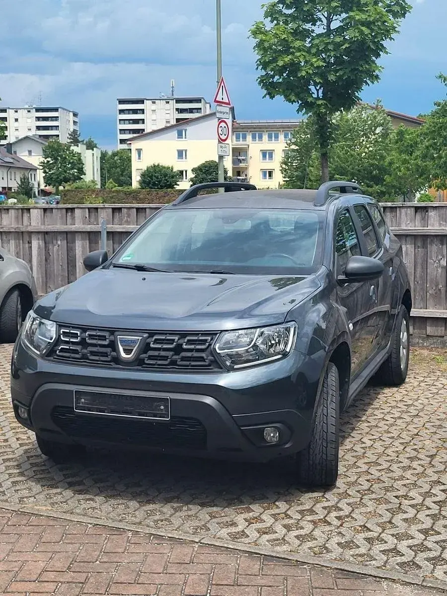 Gebraucht Dacia Duster Comfort 114 PS (83 kW) 2018 Grau SUV