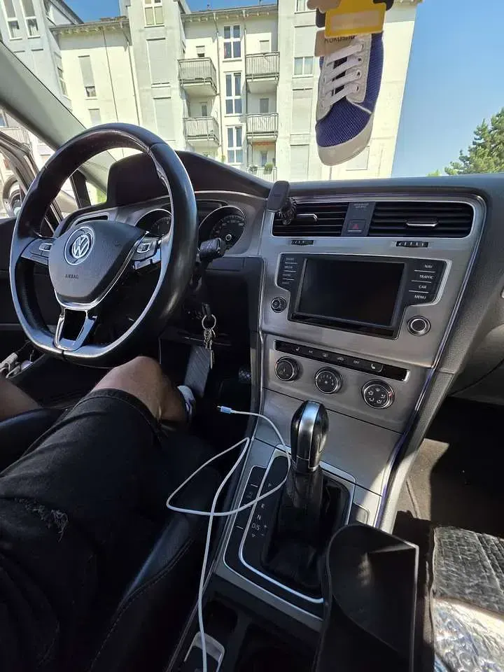 Gebraucht VW Golf VII LOUNGE 110 PS (80 kW) 2015 Limousine