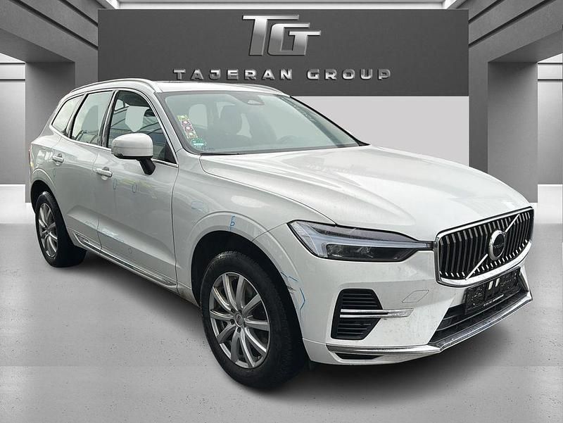 Weiß Gebraucht 2021 Volvo XC60 Inscription SUV | 29.500 € - Bild 1/4