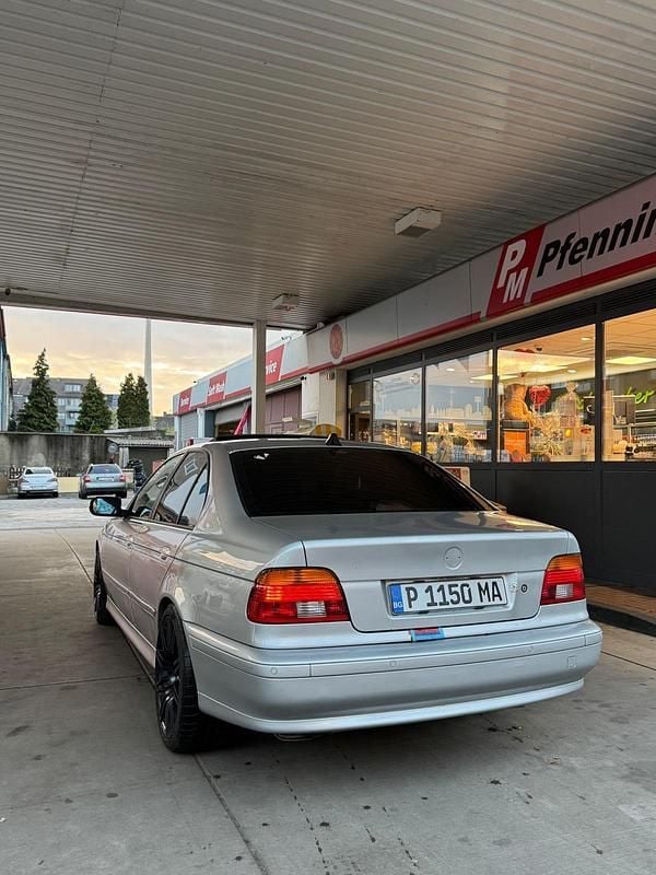 Gebraucht BMW 530 193 PS (141 kW) 2003 Silber Limousine