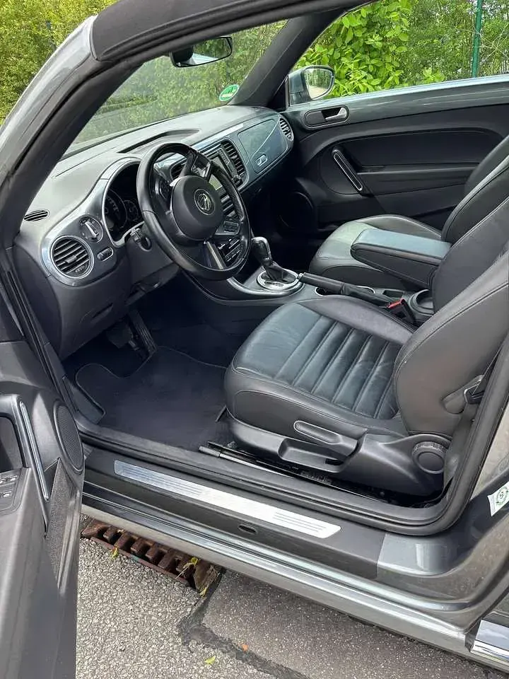 Gebraucht VW Beetle Cabriolet Design 105 PS (77 kW) 2018 Silber Cabrio