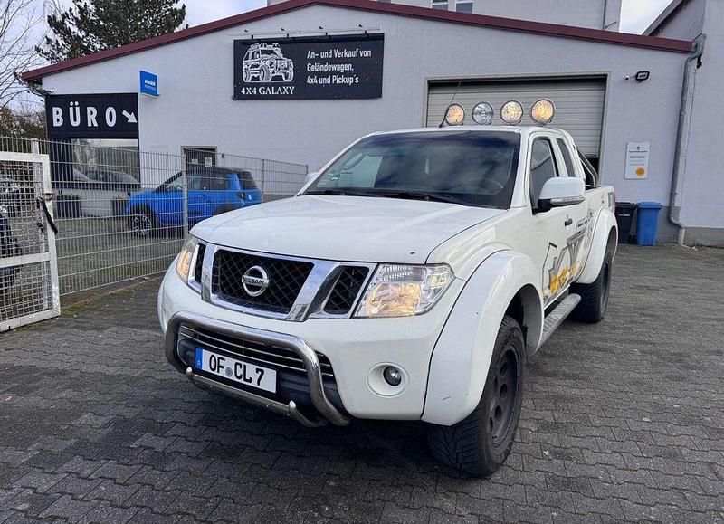 Weiß Gebraucht 2012 Nissan Navara Abholung | 10.000 € (Fairer Preis) - Bild 1/4