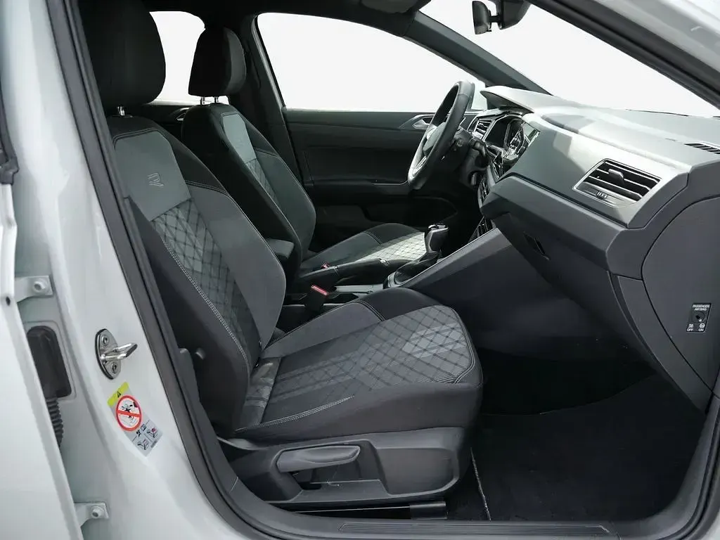 Gebraucht VW Taigo R 150 PS (110 kW) 2025 Pure white SUV