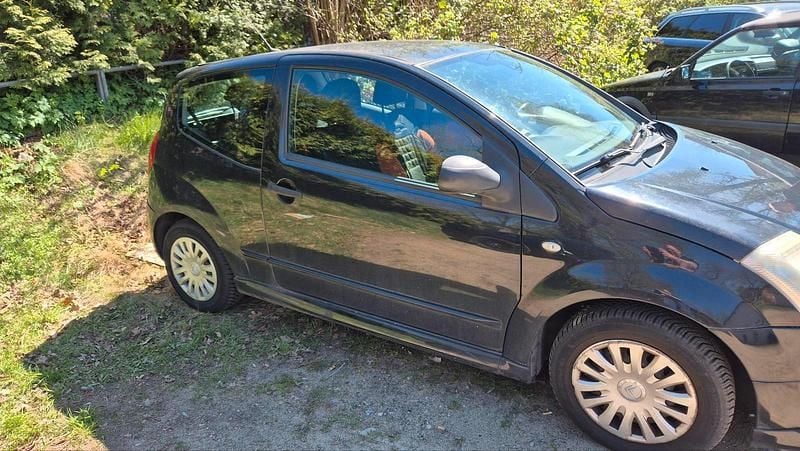Second-hand Citroën C2 75 CP (55 kW) 2005 Negru Hatchback