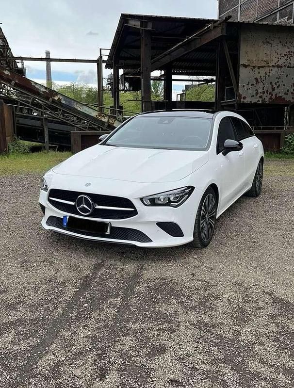 Weiß Gebraucht 2021 Mercedes CLA200 Shooting Brake Progressive Kombi | 26.500 € (Superpreis) - Bild 1/4