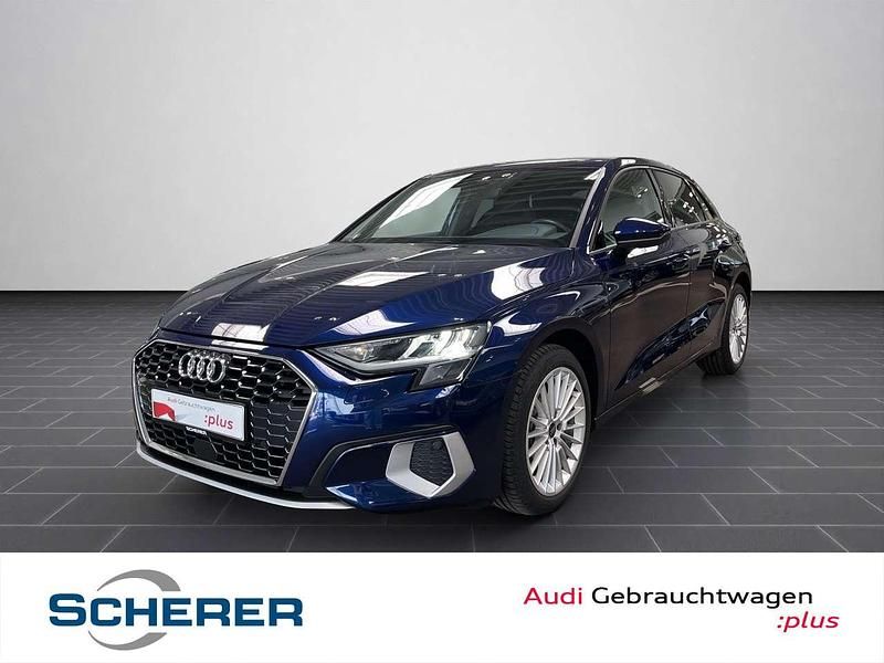 Navarrablau metallic (metallic) Gebraucht 2024 Audi A3 Ambiente Limousine | 30.990 € (Teuer) - Bild 1/4