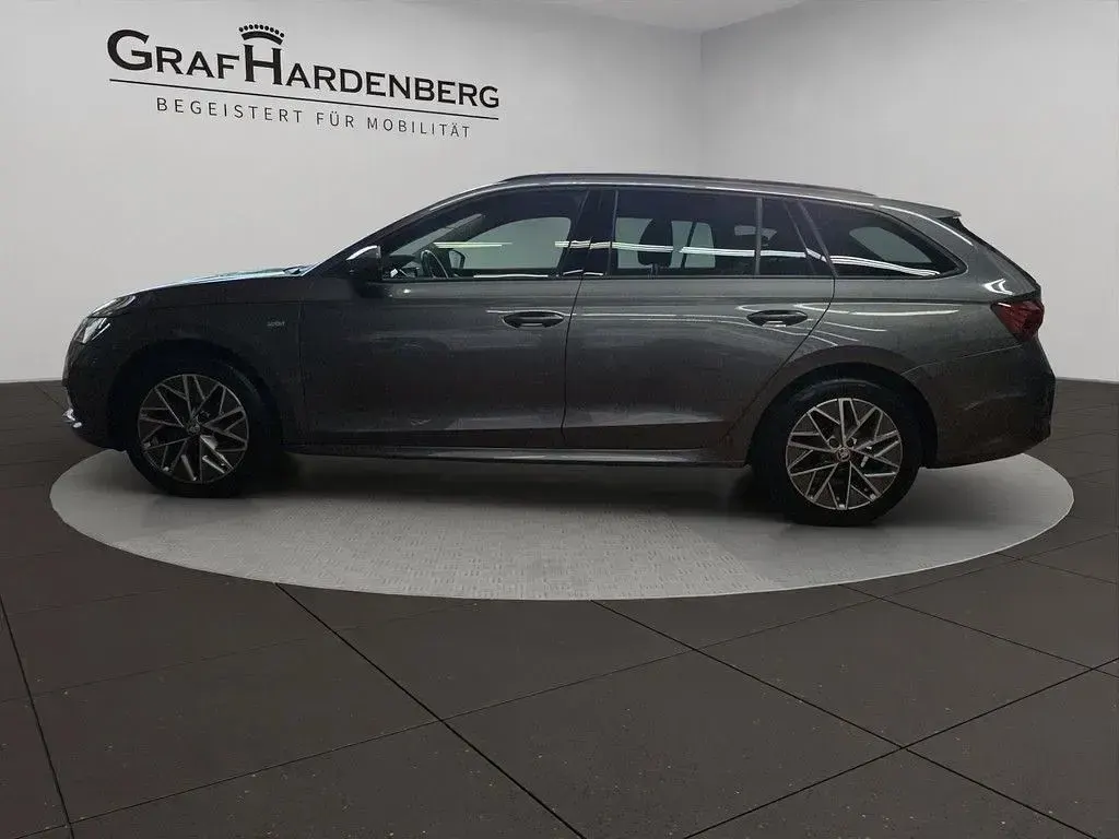 Gebraucht Skoda Octavia Ambition 150 PS (110 kW) 2023 Grau Kombi