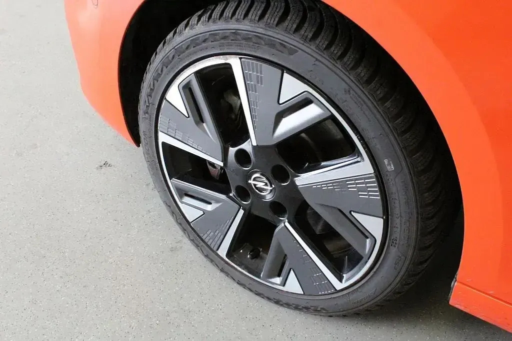 Usata Opel Corsa-e Elegance 100 kW (136 CV) 2020 Arancione Utilitaria
