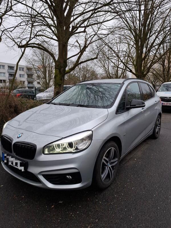 Silber Gebraucht 2015 BMW 216 Active Tourer Sport Line Van / Kleinbus | 12.500 € (Fairer Preis) - Bild 1/4