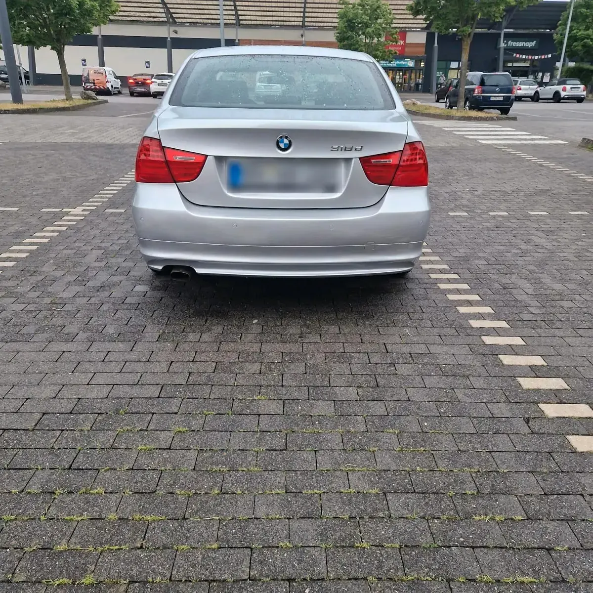 Gebraucht BMW 316 116 PS (85 kW) 2010 Silber Limousine