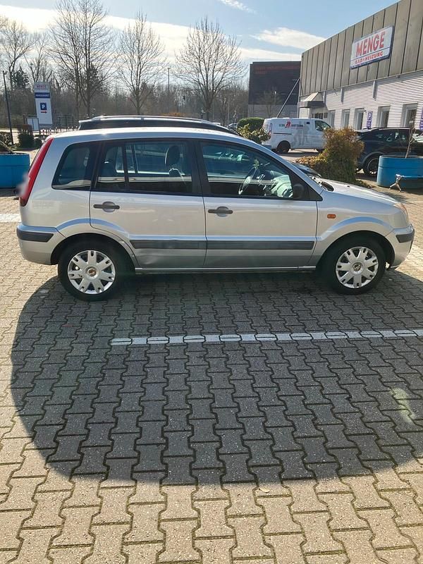 Gebraucht Ford Fusion 70 PS (51 kW) 2006 Silber Kleinwagen