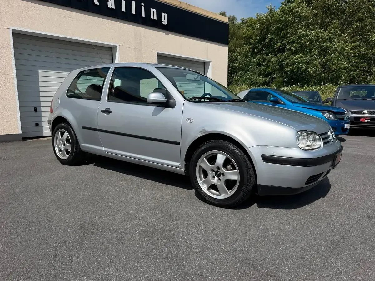Gebraucht VW Golf IV 105 PS (77 kW) 2005 Silber Kleinwagen
