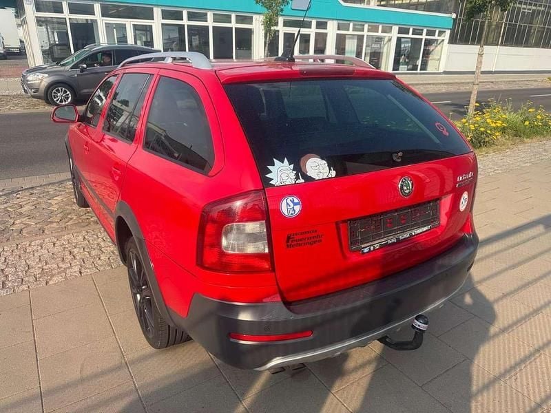 Gebraucht Skoda Octavia Scout Scout 4x4 140 PS (102 kW) 2010 Cervena corrida/corrida rot Kombi