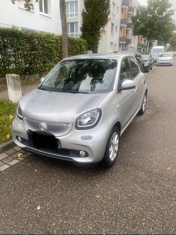 Silber Gebraucht 2015 Smart ForFour Kleinwagen | 6.900 € (Fairer Preis) - Bild 1/4