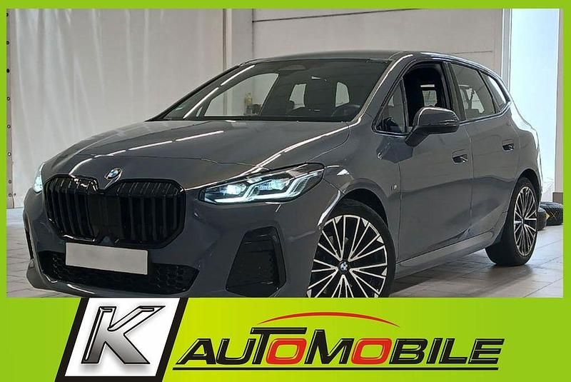 Grau Gebraucht 2024 BMW 218 Active Tourer M Sport Van / Kleinbus | 27.970 € (Superpreis) - Bild 1/4