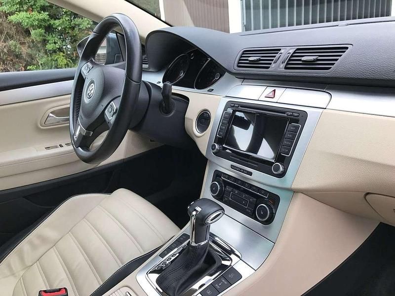 Grau Gebraucht 2008 VW CC Limousine | 6.600 € (Fairer Preis) - Bild 1/4