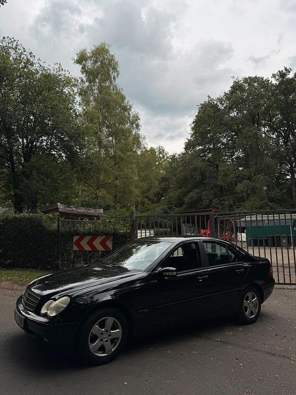 Schwarz Gebraucht 2000 Mercedes C180 Limousine | 1.500 € (Guter Preis) - Bild 1/4