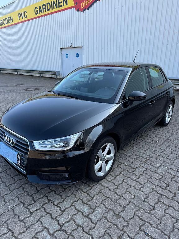 Schwarz Gebraucht 2017 Audi A1 Sportback Sport Kleinwagen | 9.450 € (Fairer Preis) - Bild 1/4