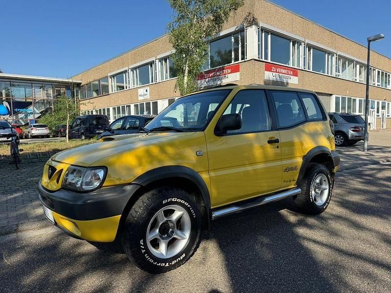 Gelb Gebraucht 2001 Nissan Terrano SUV | 8.450 € (Fairer Preis) - Bild 1/4